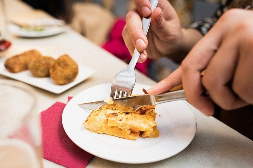Madrid Food Tour: Tapas, Drinks and Delights with a Local 2