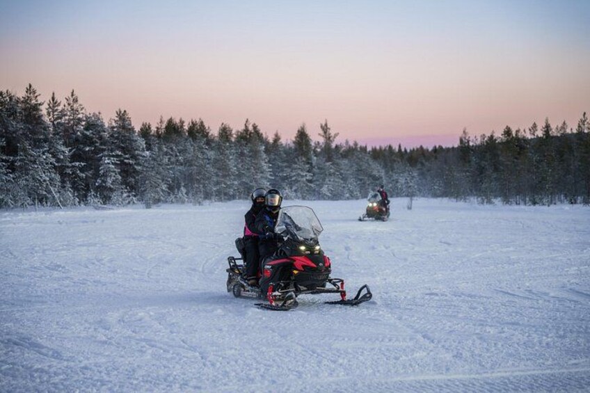 Snowmobile Tours in Rovaniemi Lapland in small group 3