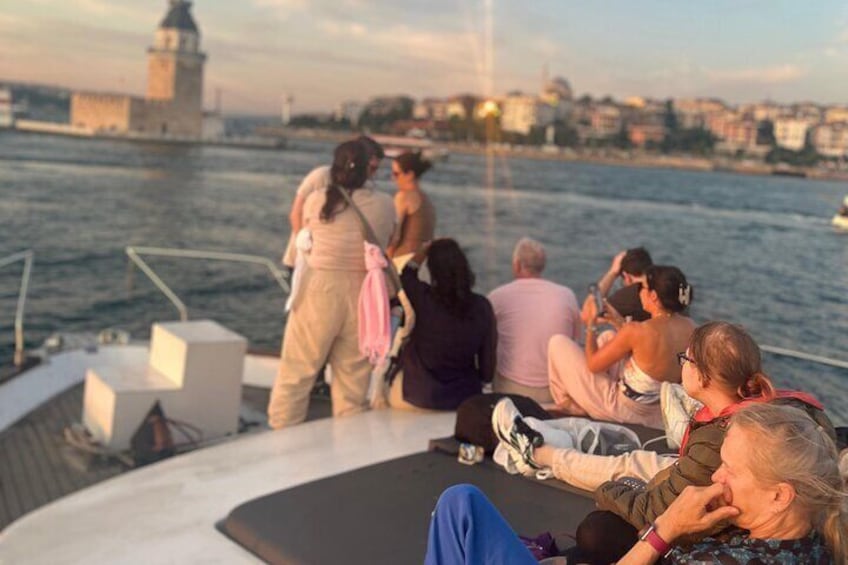 Istanbul Private Luxury Yacht on Bosphorus 25 Meter 82 Feet 4