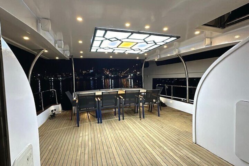 Istanbul Private Luxury Yacht on Bosphorus 25 Meter 82 Feet 5