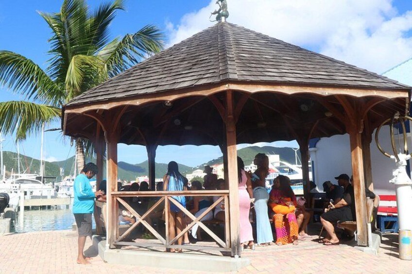 Meeting point: wooden gazebo 2