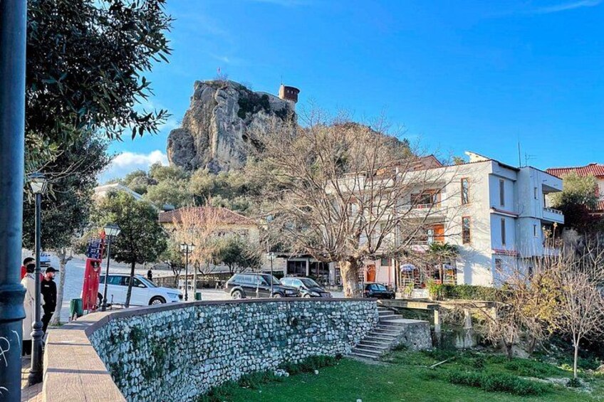 Overview of Petrela Castle 3