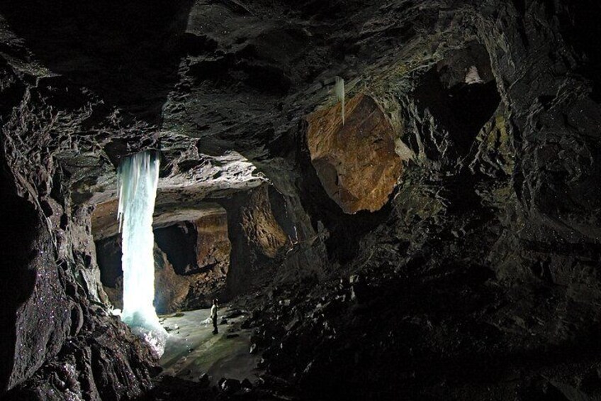 Learn how the miners worked to create these enormous spaces, straight out of a scene from 'Lord of the Rings 2