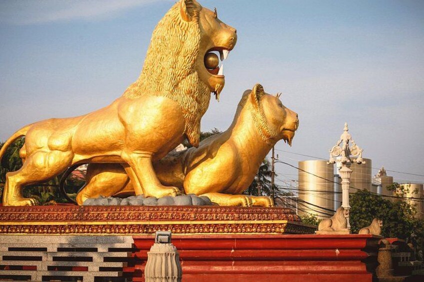 Sihanoukville Golden Lion Statue 2