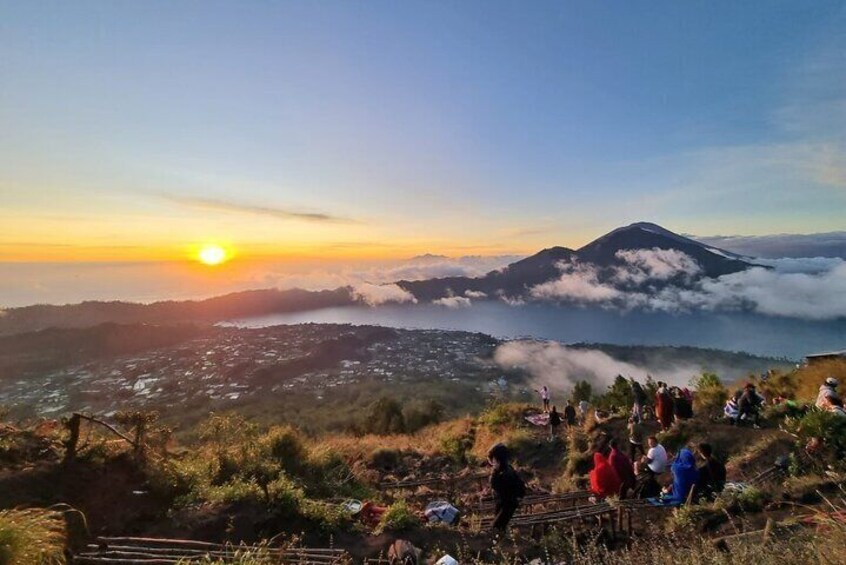 Mount Batur trekking with Breakfast and Hotel Pick Up