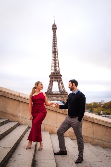 Paris: Eiffel Tower Photoshoot with a Pro Photographer 1