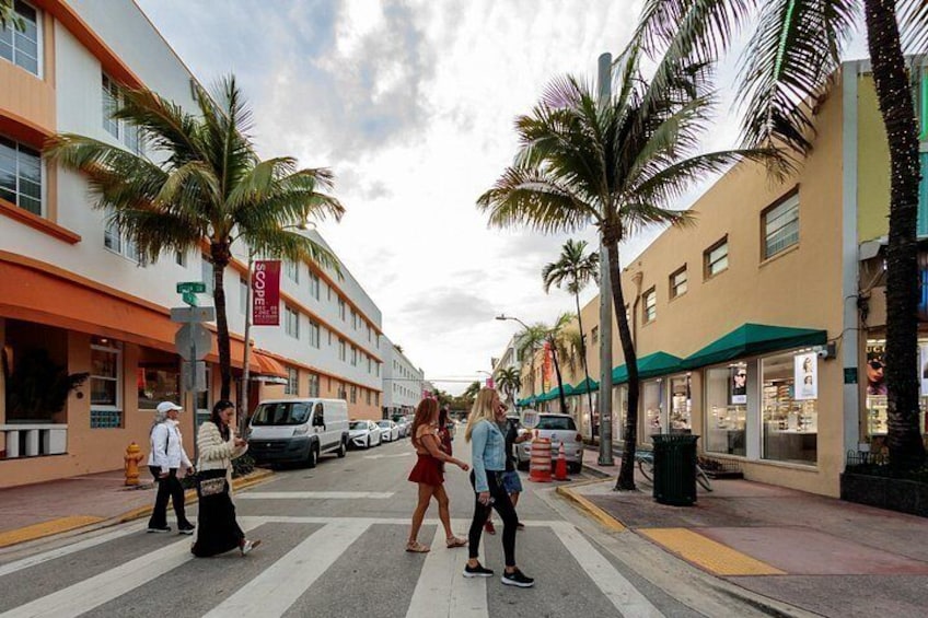 Explore the heart of Miami’s Art Deco District on our South Beach Food & Bike Tour and Miami Beach Food & Bike Tour—where expert guides decode the stories behind every pastel façade. 4