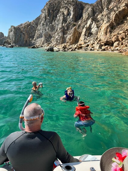 Shared 1 Hour Yacht to The Arch, Lovers Beach and Pelican Rock 2