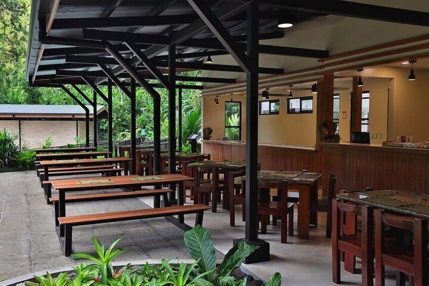 Bar & Restaurant 4
