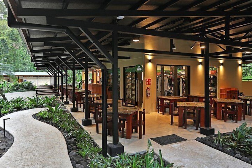 Bar & Restaurant 3