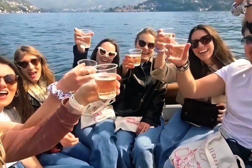 Lake Como Shared Boat Tour and Aperitif with Prosecco 3
