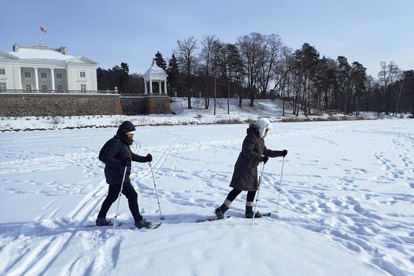 Snowshoeing in Trakai 3