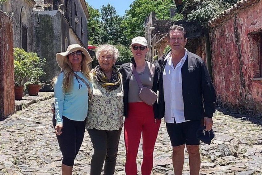 Walking tour Colonia del Sacramento. ENG, SPA, GER, BY 2