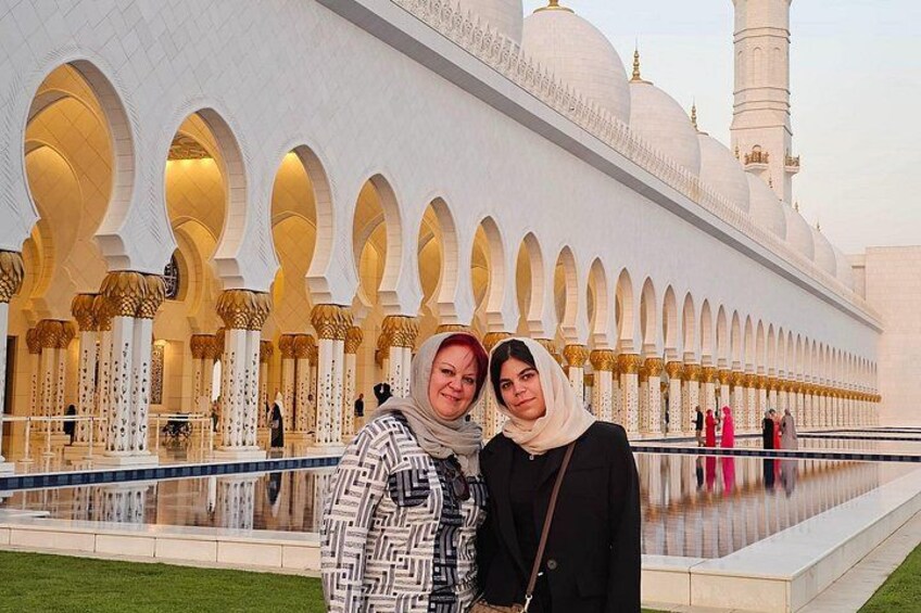 Abu Dhabi Premium Full-Day Sightseeing Tour From Dubai 3