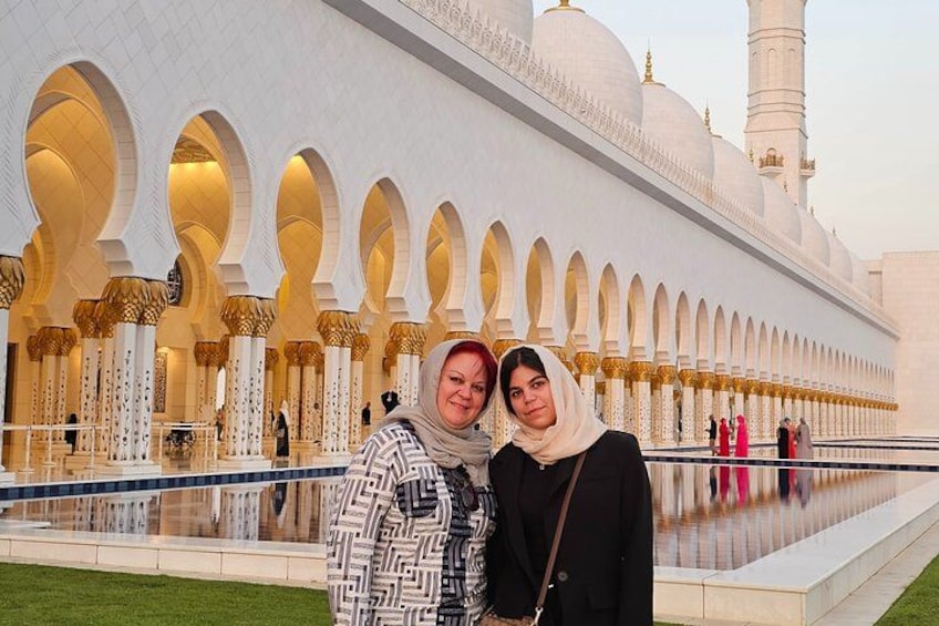 Abu Dhabi Premium Full-Day Sightseeing Tour From Dubai 3