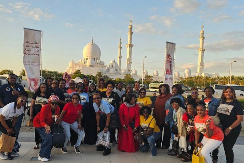 Abu Dhabi Premium Full-Day Sightseeing Tour From Dubai 2