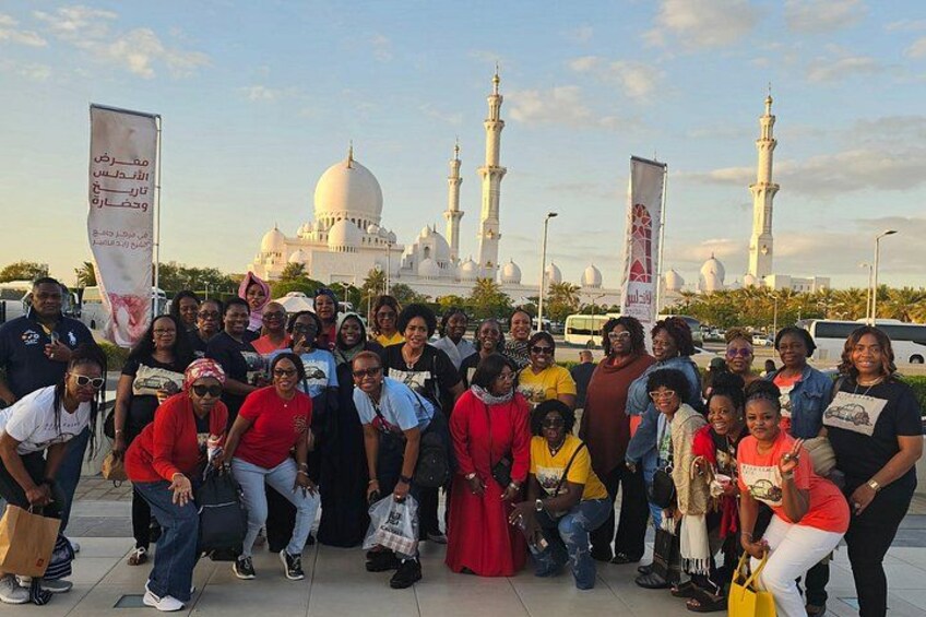 Abu Dhabi Premium Full-Day Sightseeing Tour From Dubai 5