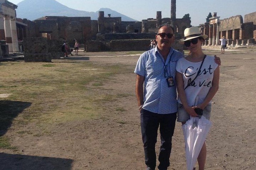 Positano, Amalfi and Pompeii Private Tour with Minivan and Guide 2