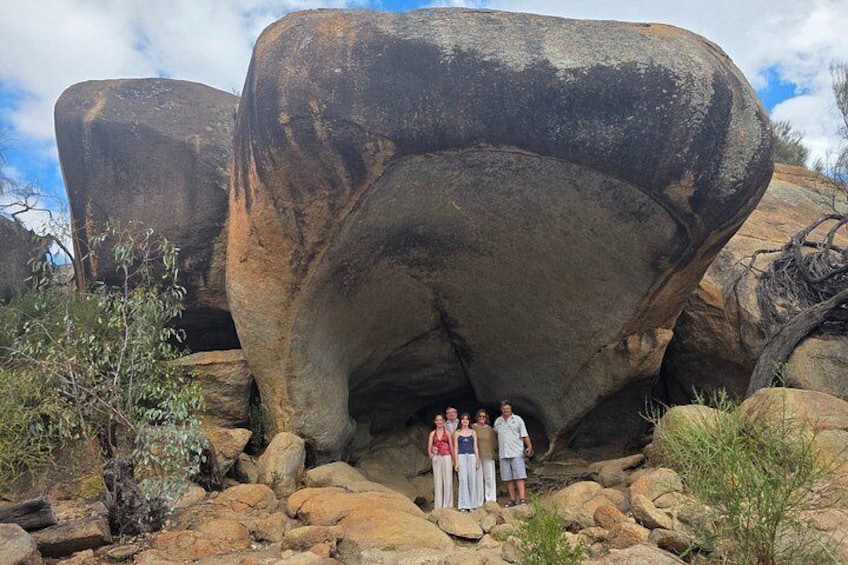 Private Day-Tour; Wave Rock, Mulka's Cave & Hippo's Yawn 3