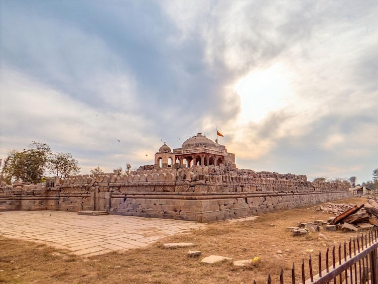 Private Overnight Taj Mahal Tour from Jaipur with Abhaneri & Fatehpur Sikri 5