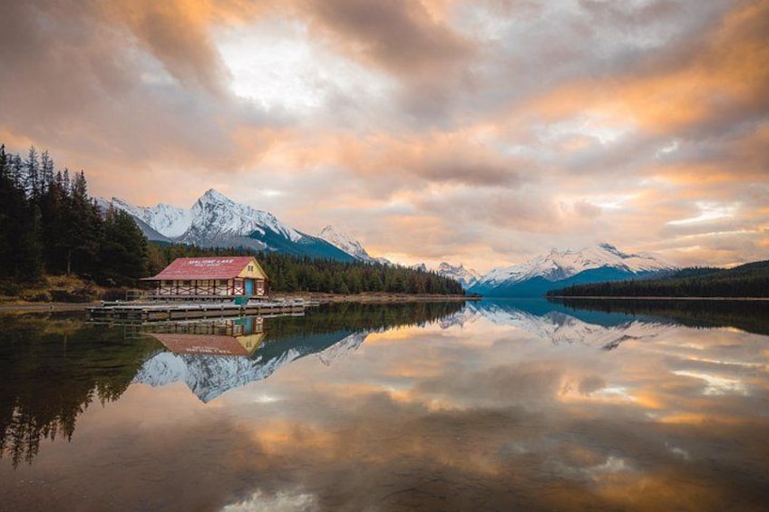 Jasper National Park Tour Maligne Valley, Medicine Lake with Walk 2