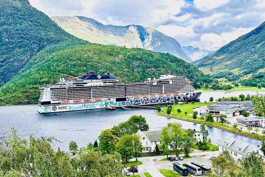 Cruise ship in the port of Hellesylt 1