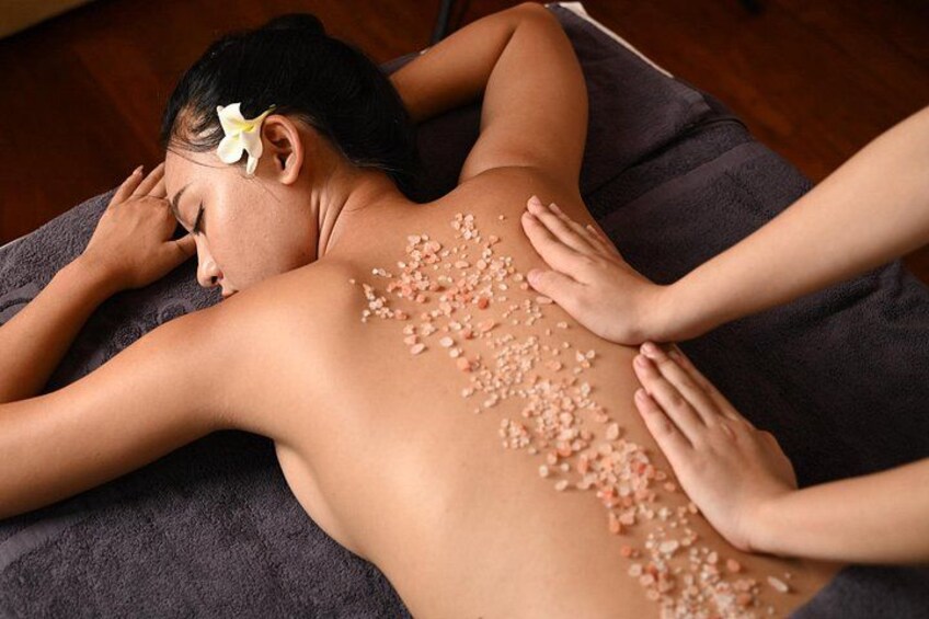 Sea salt contains many minerals and nutrients that help regenerate and restore the skin. 3