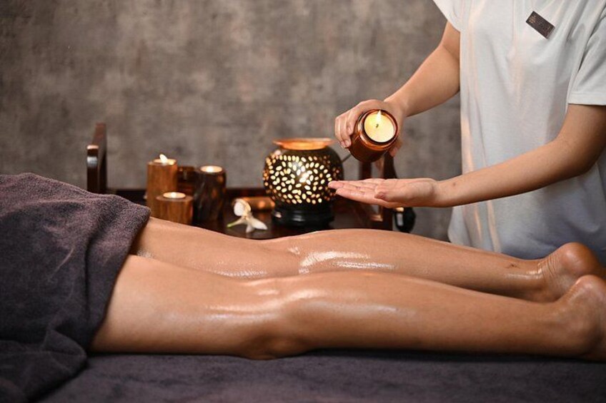 Candle massage also helps relieve both physical and mental stress, bringing peace to both body and soul. 3