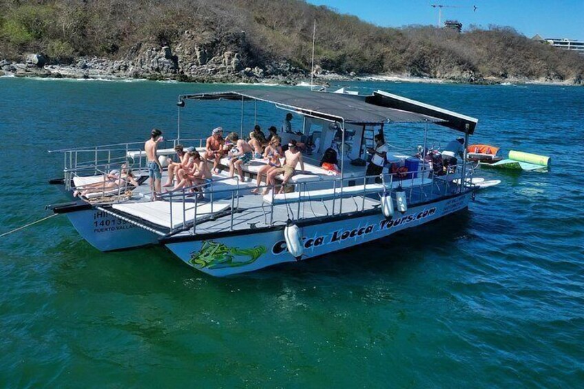 Welcome aboard ChicaFun 4 Water slides! Designed for comfort fun and adventure for smaller groups up to 35 people. 1