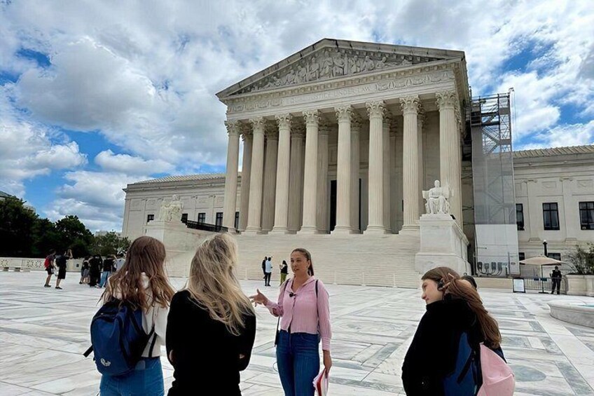 Small - Group tour at the US supreme court 4