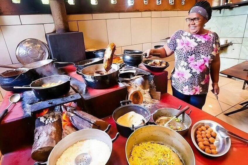 Plasa Bieu is a traditional food market in Willemstad, serving local dishes in a lively and authentic atmosphere. Here you can taste the real flavors of Curacao. 4