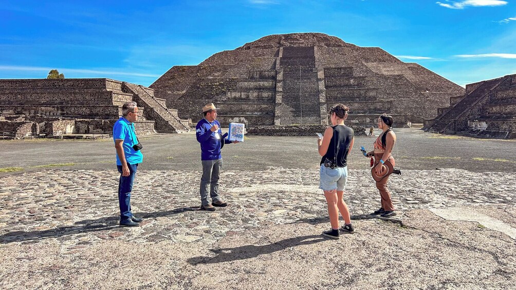 Teotihuacan VIP Tour in Small Group with Early Access 4