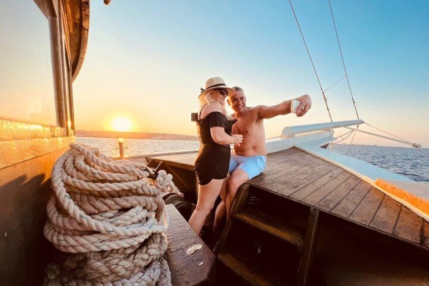 Paphos: Sunset Cruise with Turtle Watching and Unlimited Drinks 1