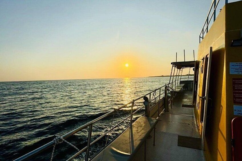 Paphos: Sunset Cruise with Turtle Watching and Unlimited Drinks 3
