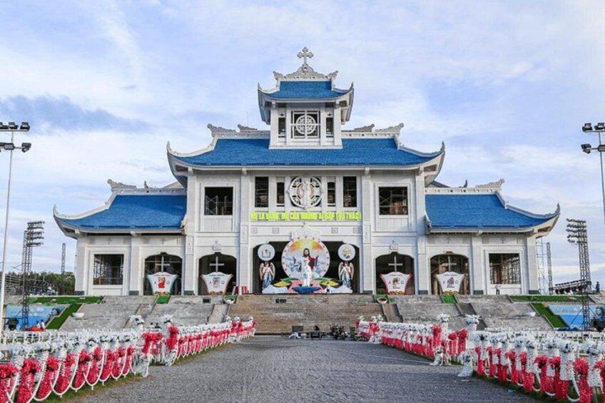 Full-Day Hue to DMZ Tour: Vietnam War History Exploration 3