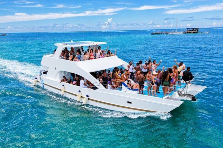 Punta Cana Hip Hop Party Boat: Snorkeling, Open Bar & Adults Only 2