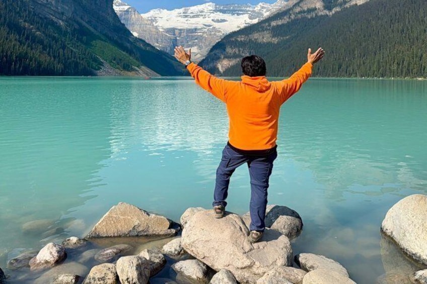 Explore Lake Louise, Emerald Lake, Takakkaw & 3 National Parks 4