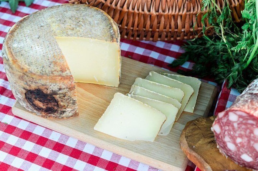 Innsbruck: A Walking Food Tour with Full Meal by Do Eat Better 3