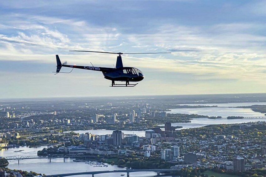 Introduction to helicopter piloting in Gatineau-Ottawa 3