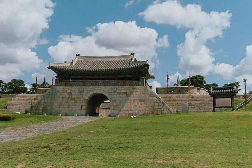 Suwon Hwaseong Fortress, Gwangmyeong Cave Day Trip from Seoul 3