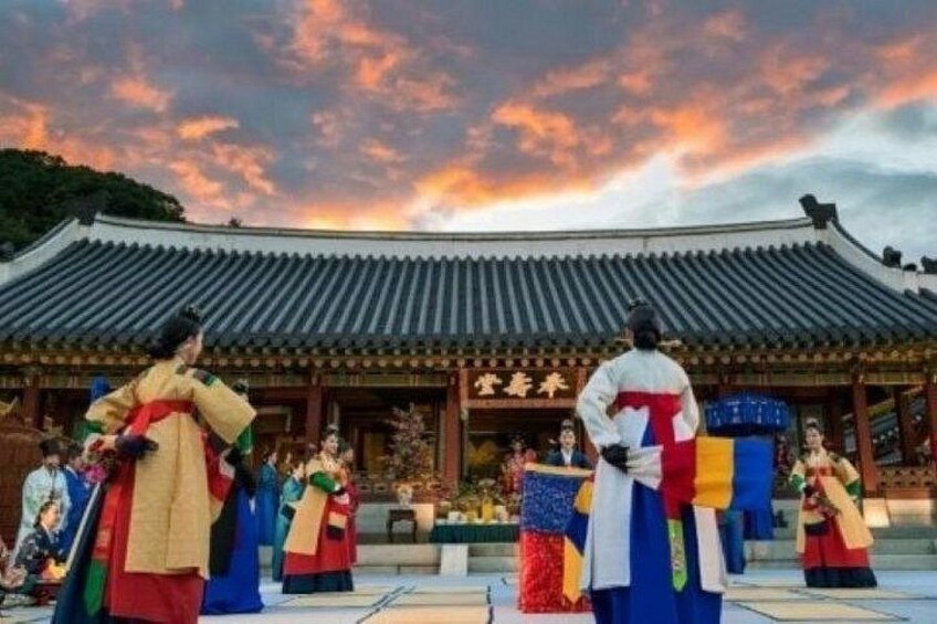 Suwon Hwaseong Fortress, Gwangmyeong Cave Day Trip from Seoul 2