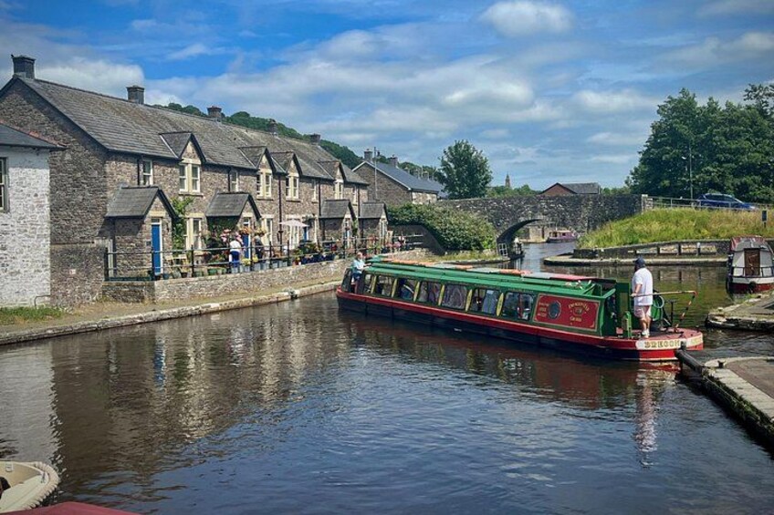 Cardiff: National Park, Waterfalls & Heritage Day Tour 2