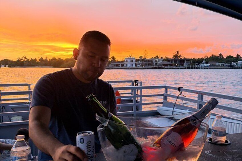 Sunset & Champagne Boat Cruise. 3