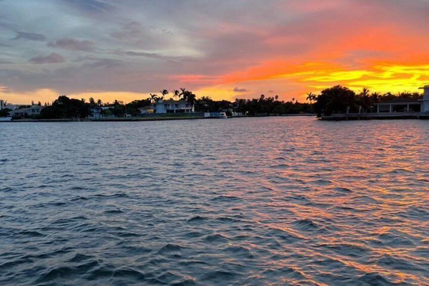 Sunset & Champagne Boat Cruise. 2