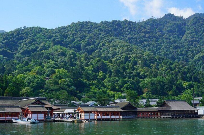 Full Day Hiroshima and Miyajima Tour 4
