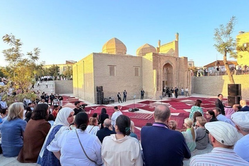 Bukhara: Walking Tour with a Small Group. Complete Guidance 1