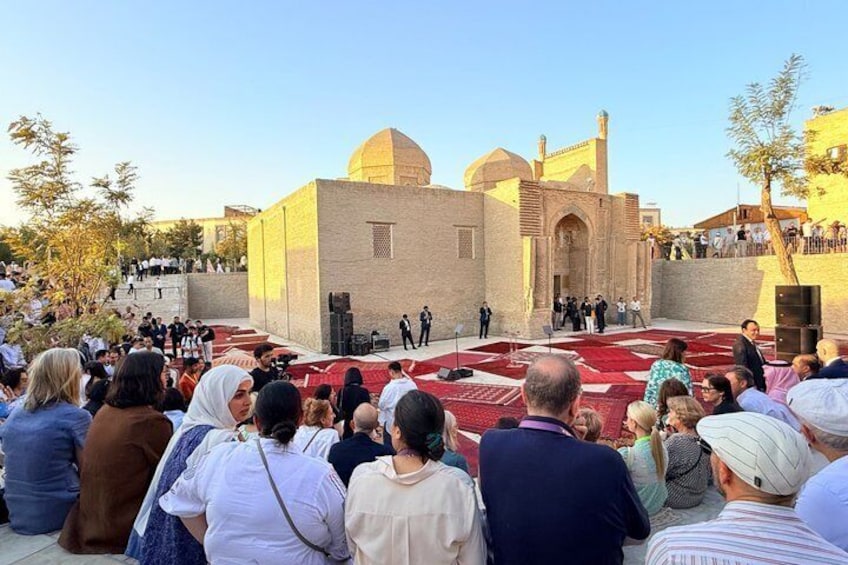 Bukhara: Walking Tour with a Small Group. Complete Guidance 1