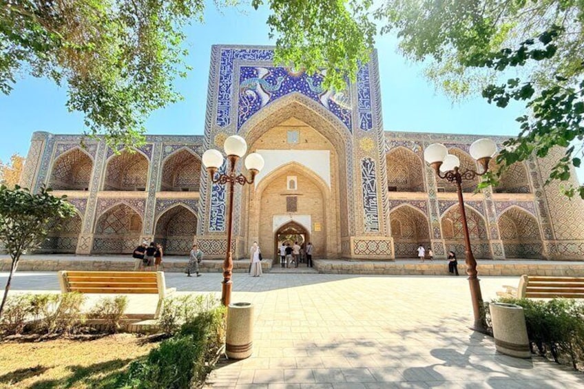 Bukhara: Walking Tour with a Small Group. Complete Guidance 4