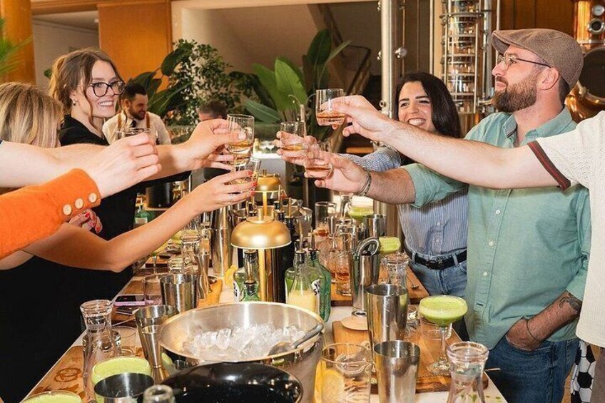 San Francisco Whiskey Cocktail Class with Bay Views | Gold Bar 4