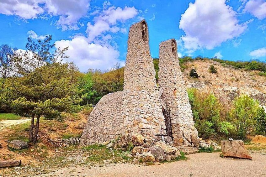 Walk to recent and aged spiritual sanctuaries near Budapest 1